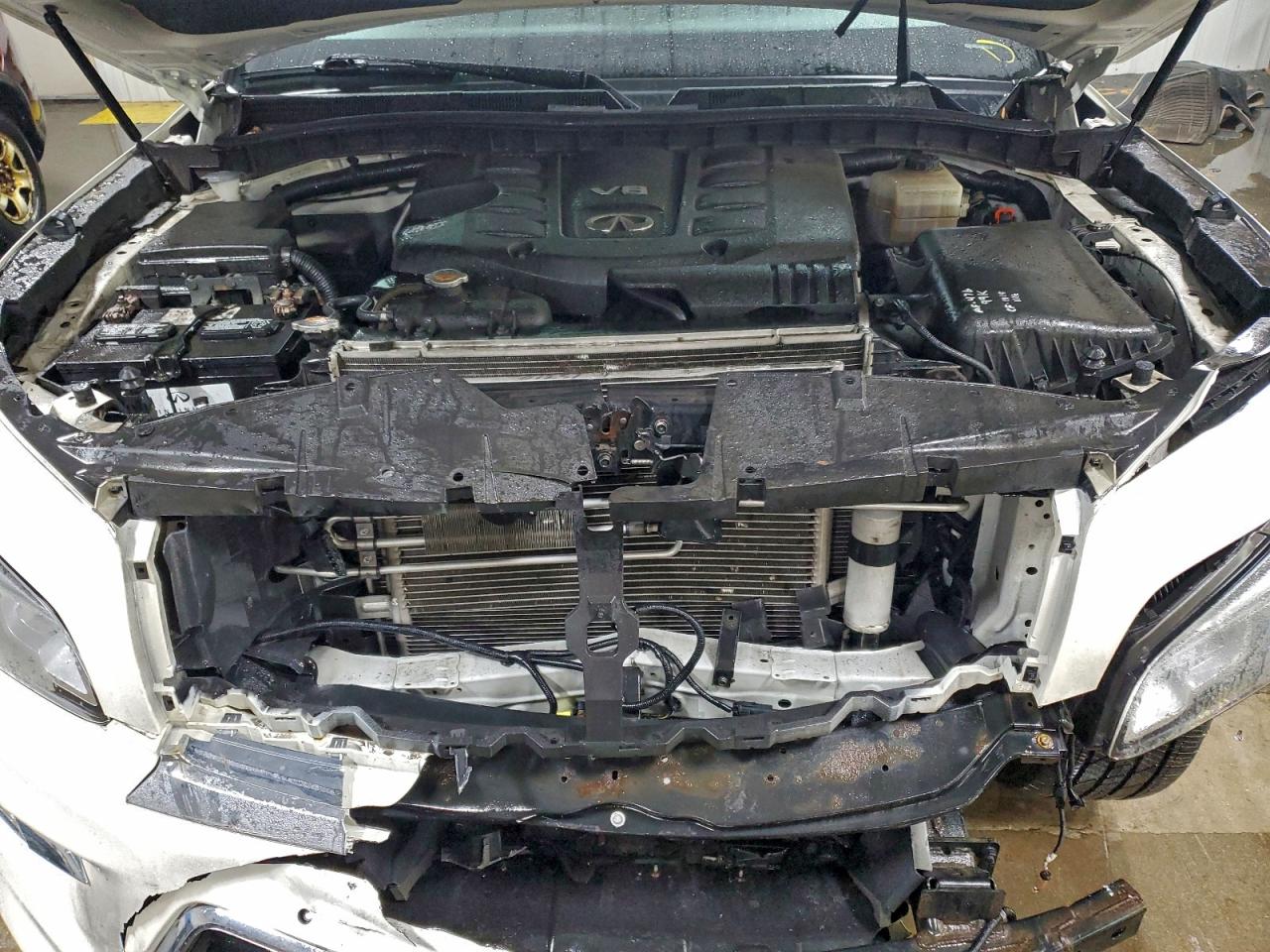 2017 INFINITI QX80 BASE photo 23