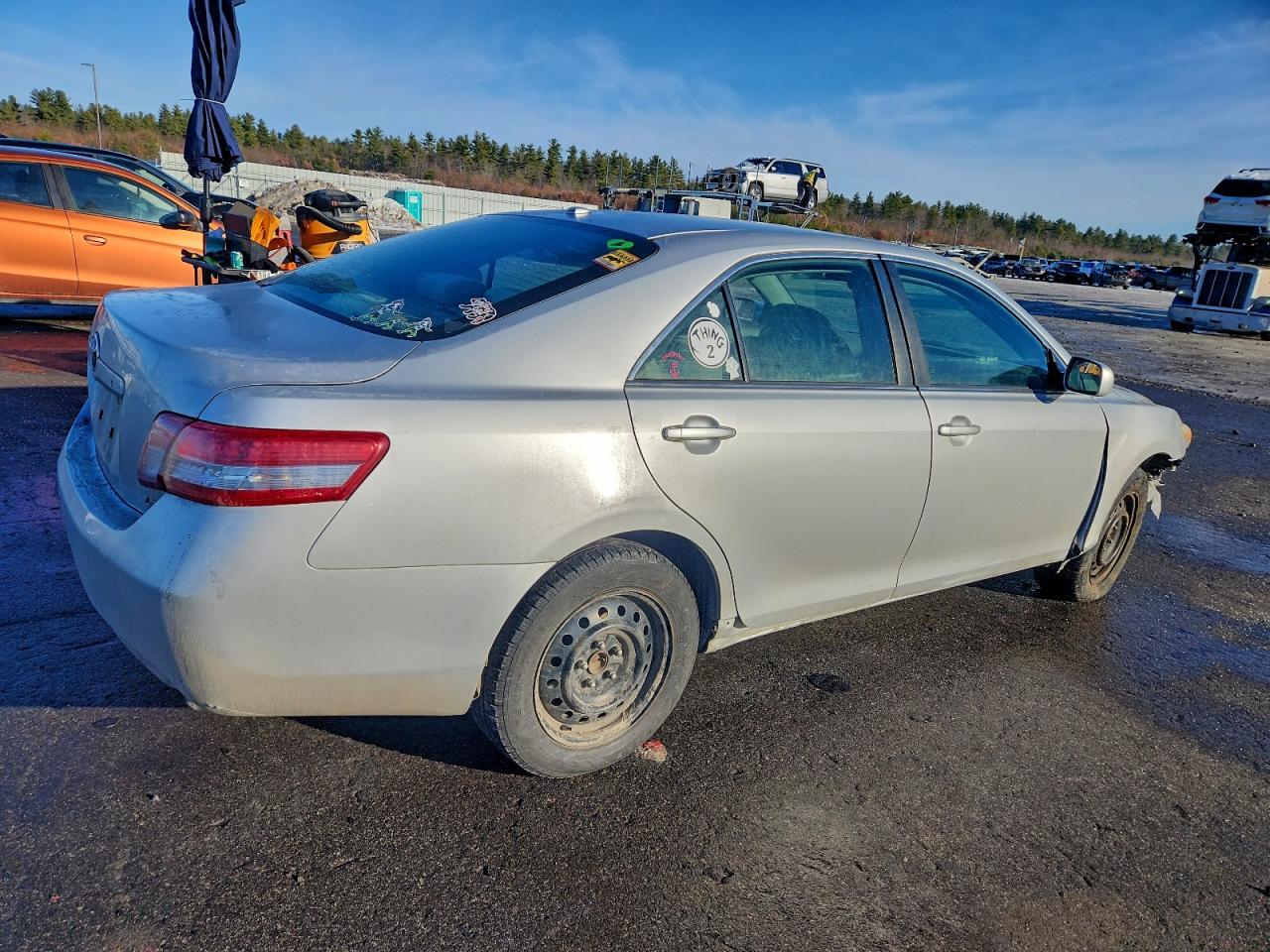 2010 TOYOTA CAMRY BASE photo 3