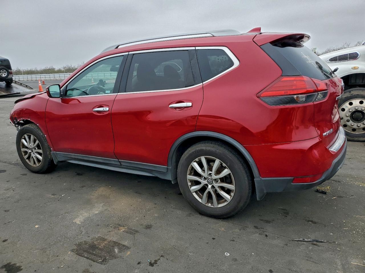 2017 NISSAN ROGUE S photo 2