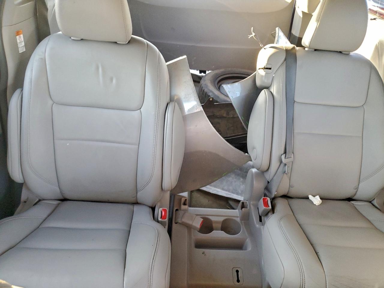 2015 TOYOTA SIENNA XLE photo 10