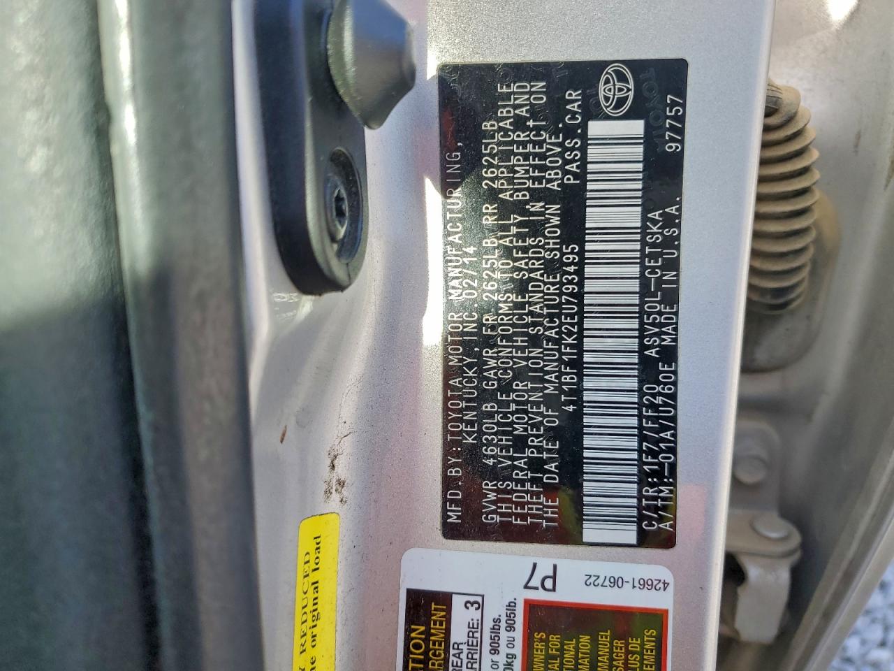 2014 TOYOTA CAMRY L photo 23