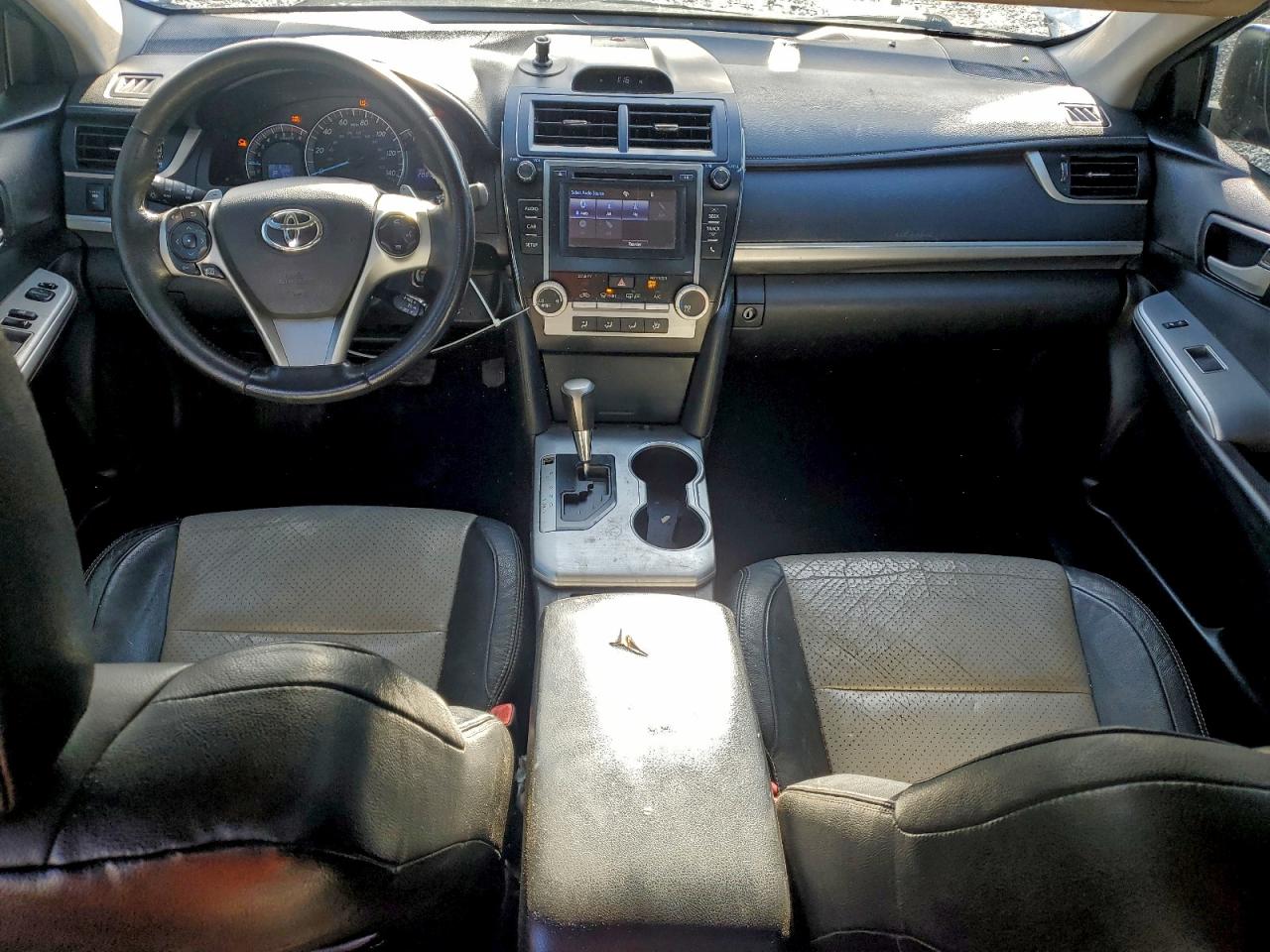 2014 TOYOTA CAMRY L photo 15