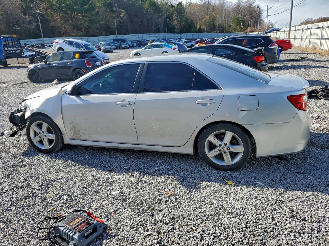2014 TOYOTA CAMRY L photo 3
