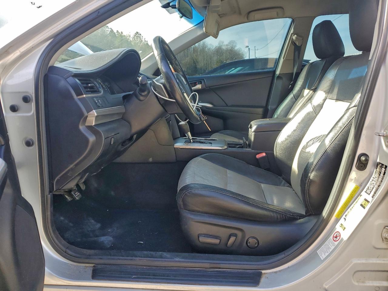 2014 TOYOTA CAMRY L photo 13