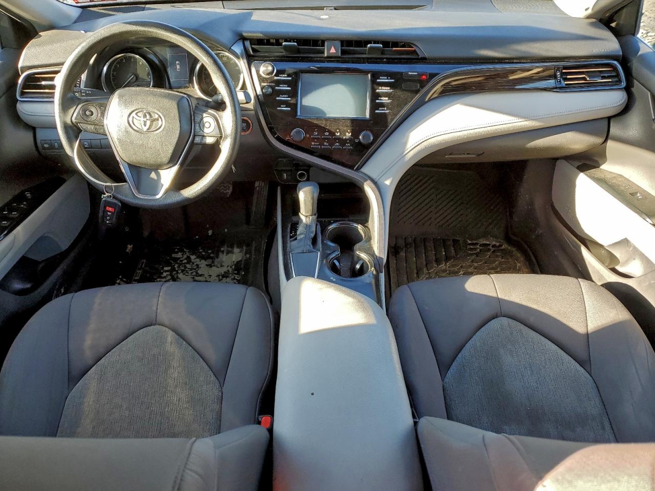 2019 TOYOTA CAMRY L photo 19