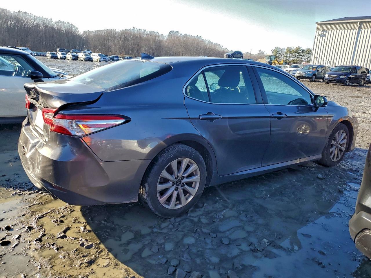 2019 TOYOTA CAMRY L photo 5