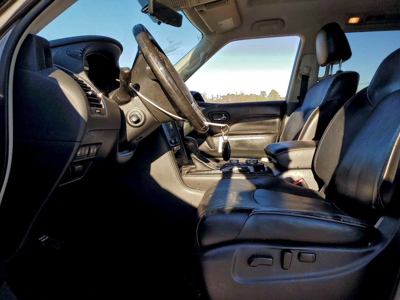 2021 INFINITI QX80 LUXE photo 7