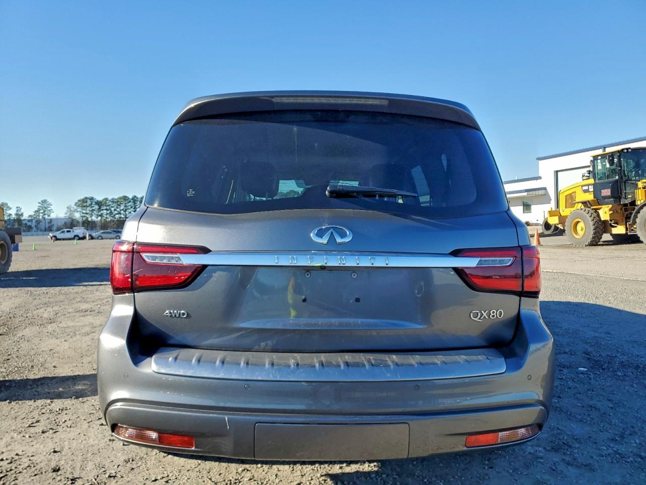 2021 INFINITI QX80 LUXE photo 6