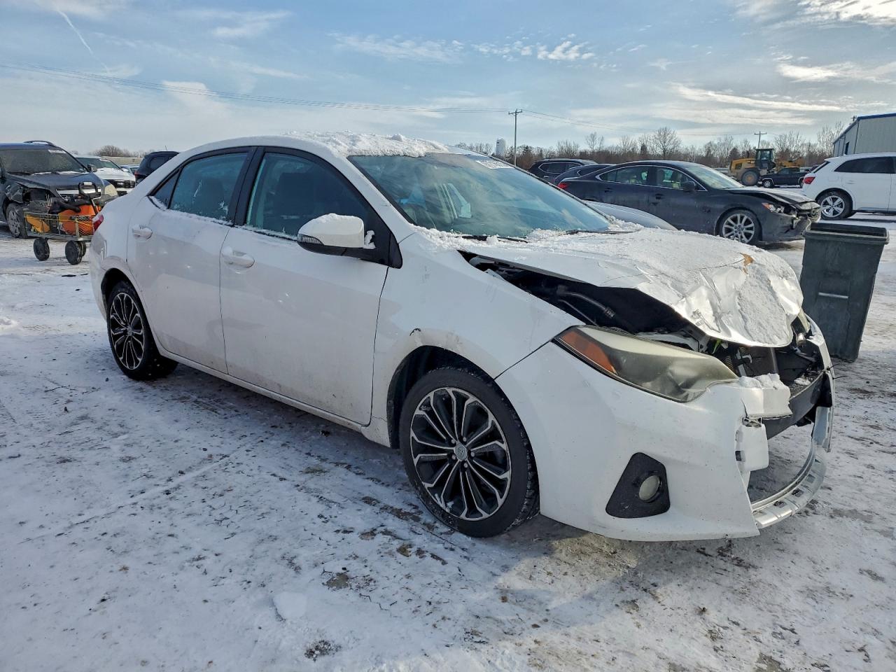2015 TOYOTA COROLLA L photo 4