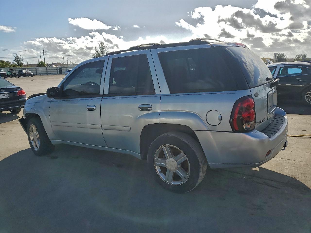 2008 CHEVROLET TRAILBLAZER LS photo 2