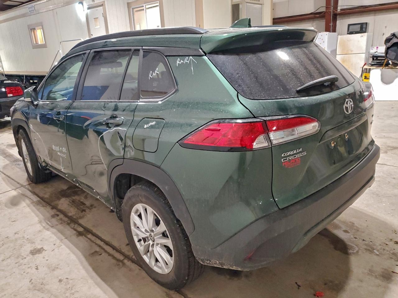 2023 TOYOTA COROLLA CROSS LE photo 3