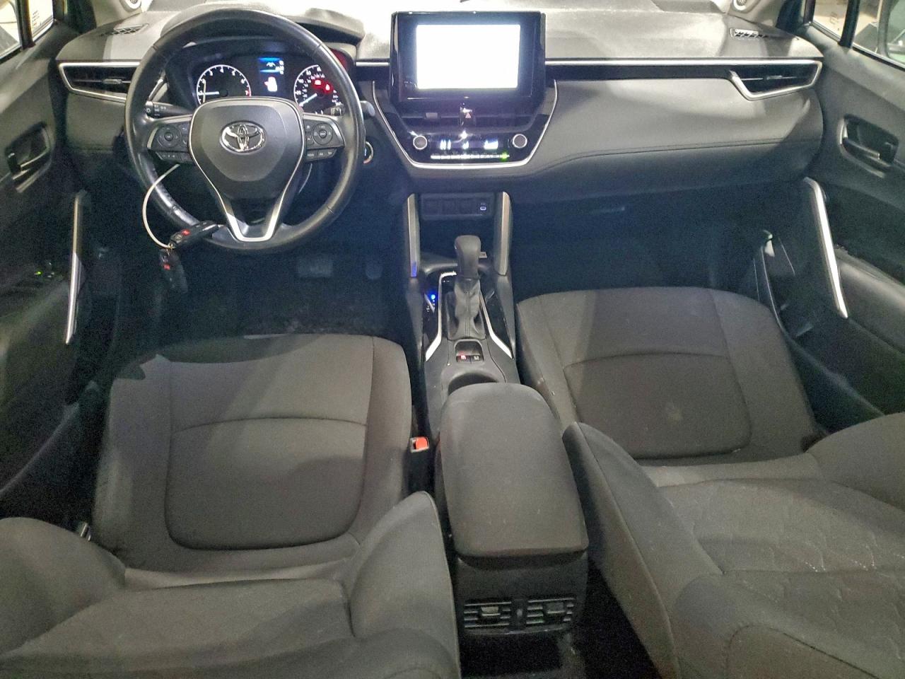 2023 TOYOTA COROLLA CROSS LE photo 15
