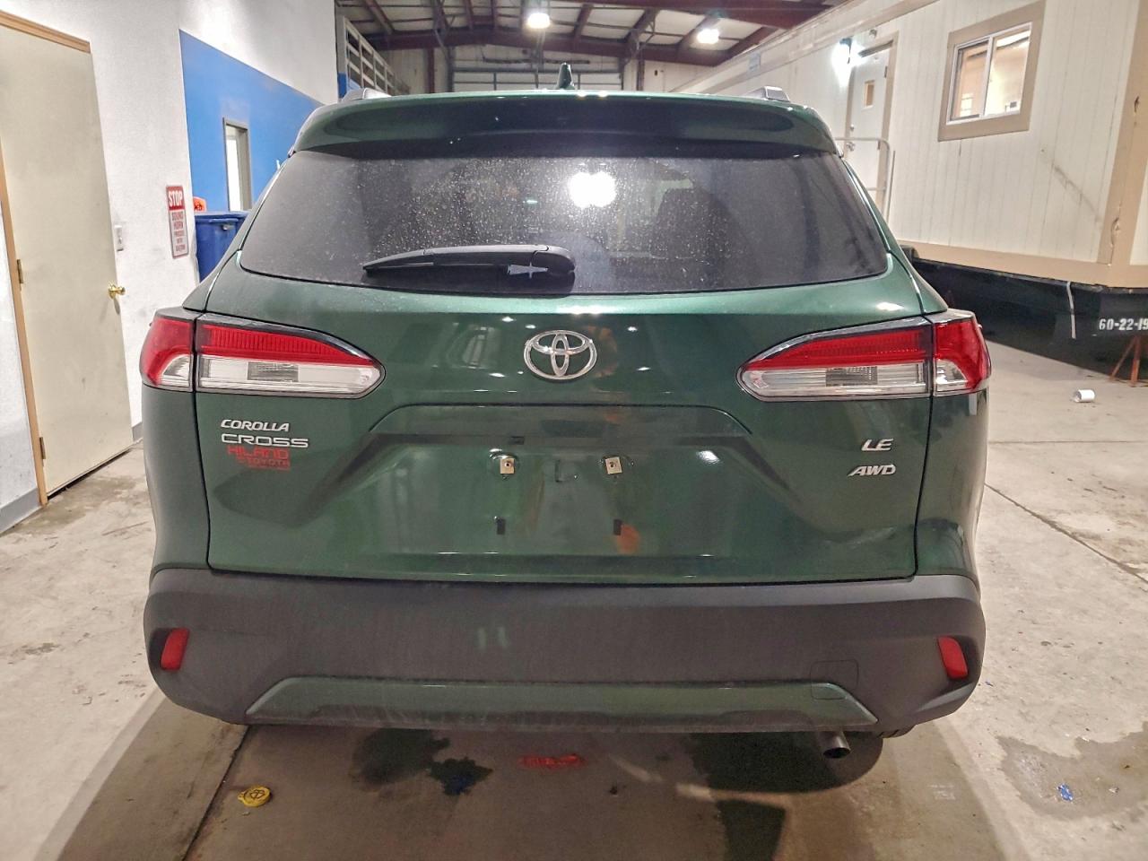 2023 TOYOTA COROLLA CROSS LE photo 11