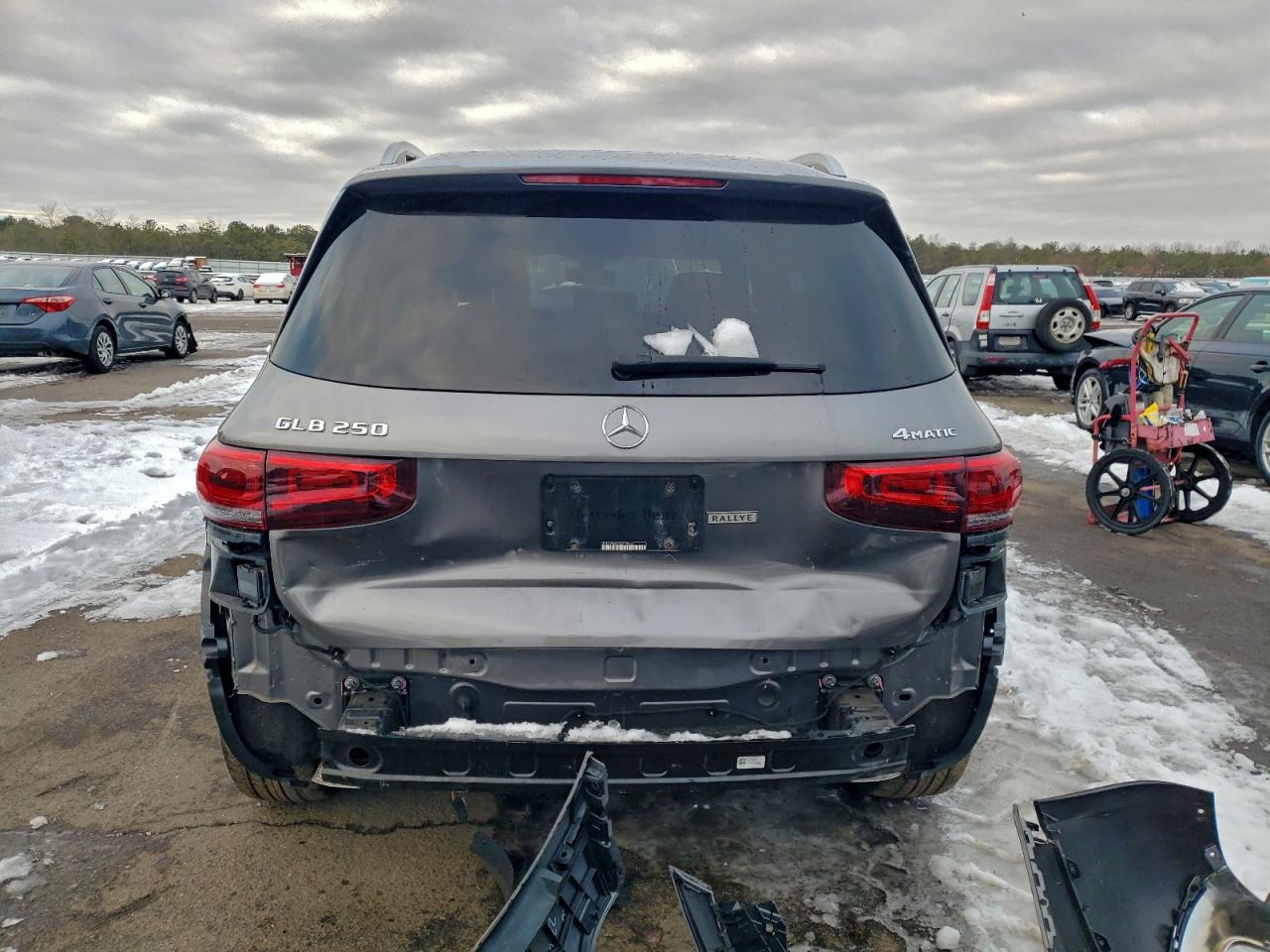 2021 MERCEDES-BENZ GLB 250 4MATIC photo 6