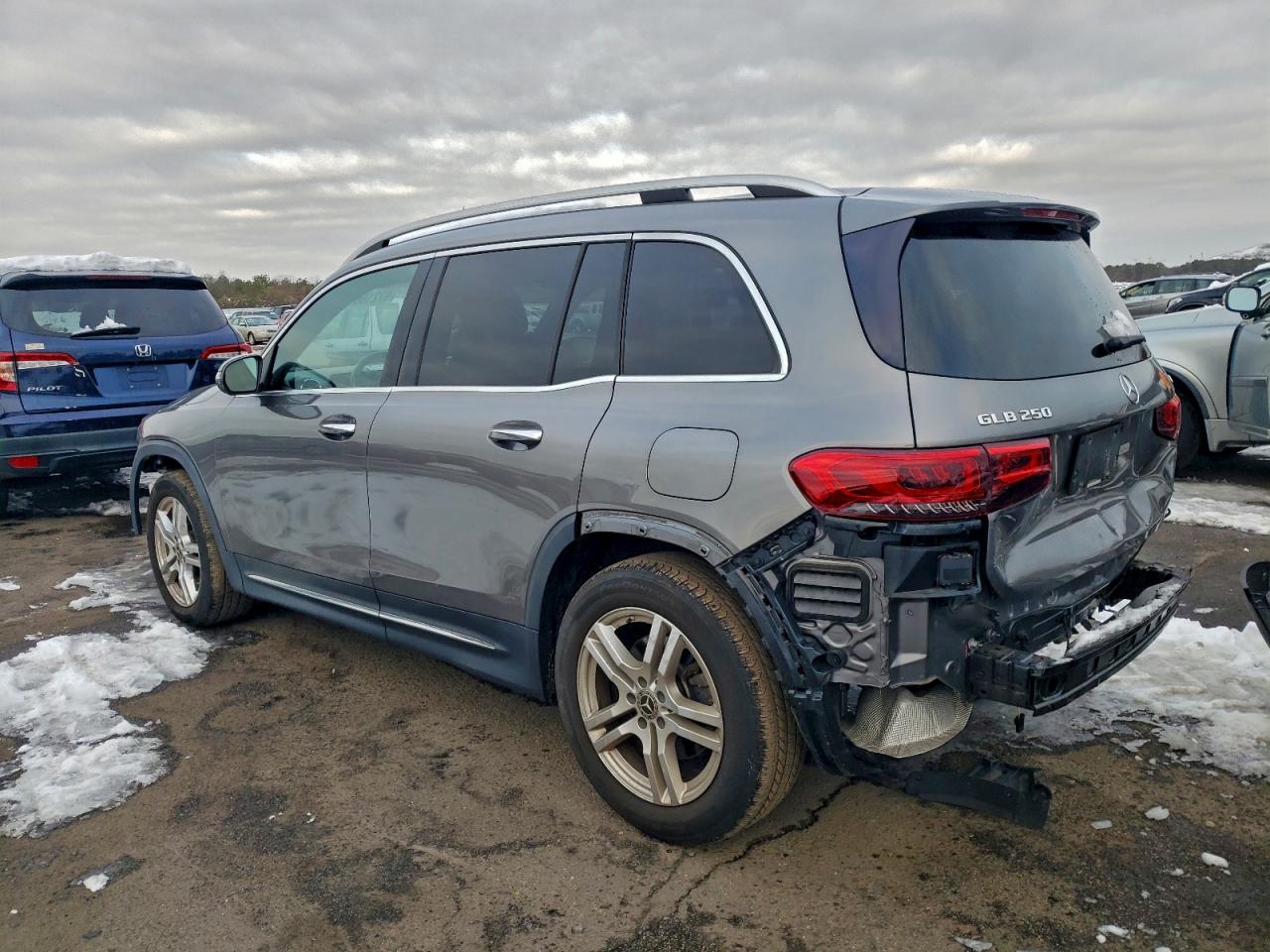 2021 MERCEDES-BENZ GLB 250 4MATIC photo 2