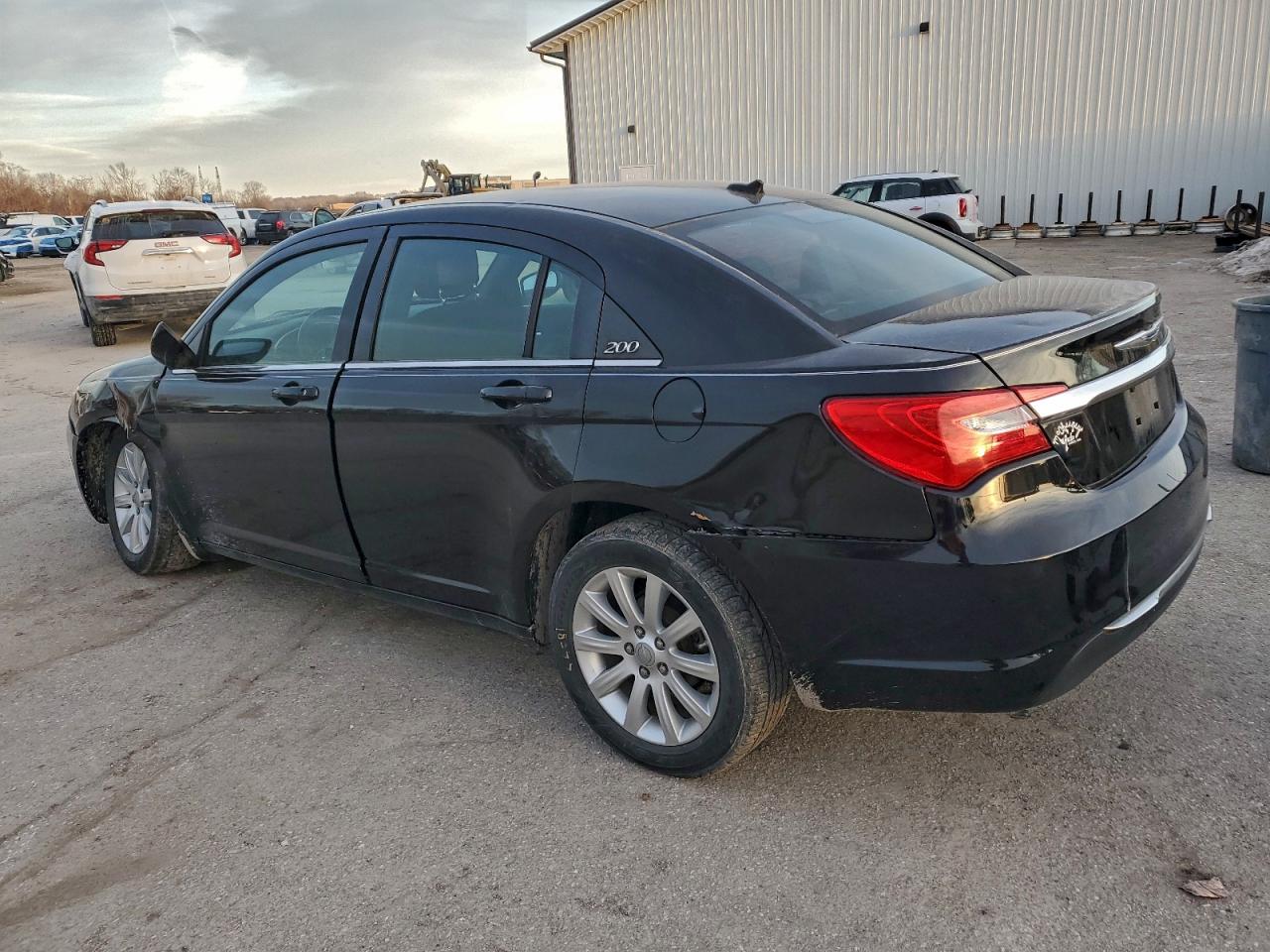 2013 CHRYSLER 200 TOURING photo 3