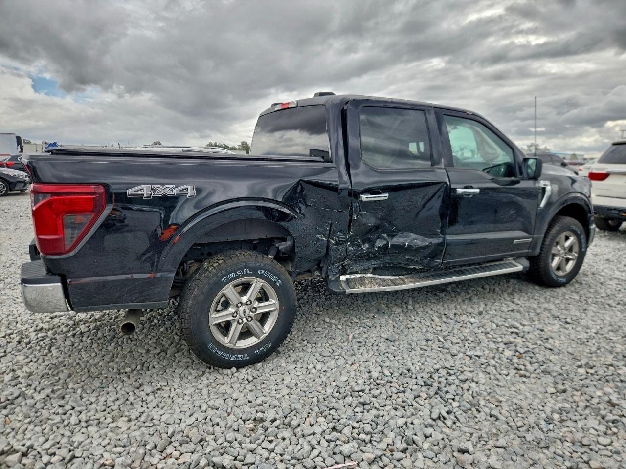 2024 FORD F150 XLT photo 7