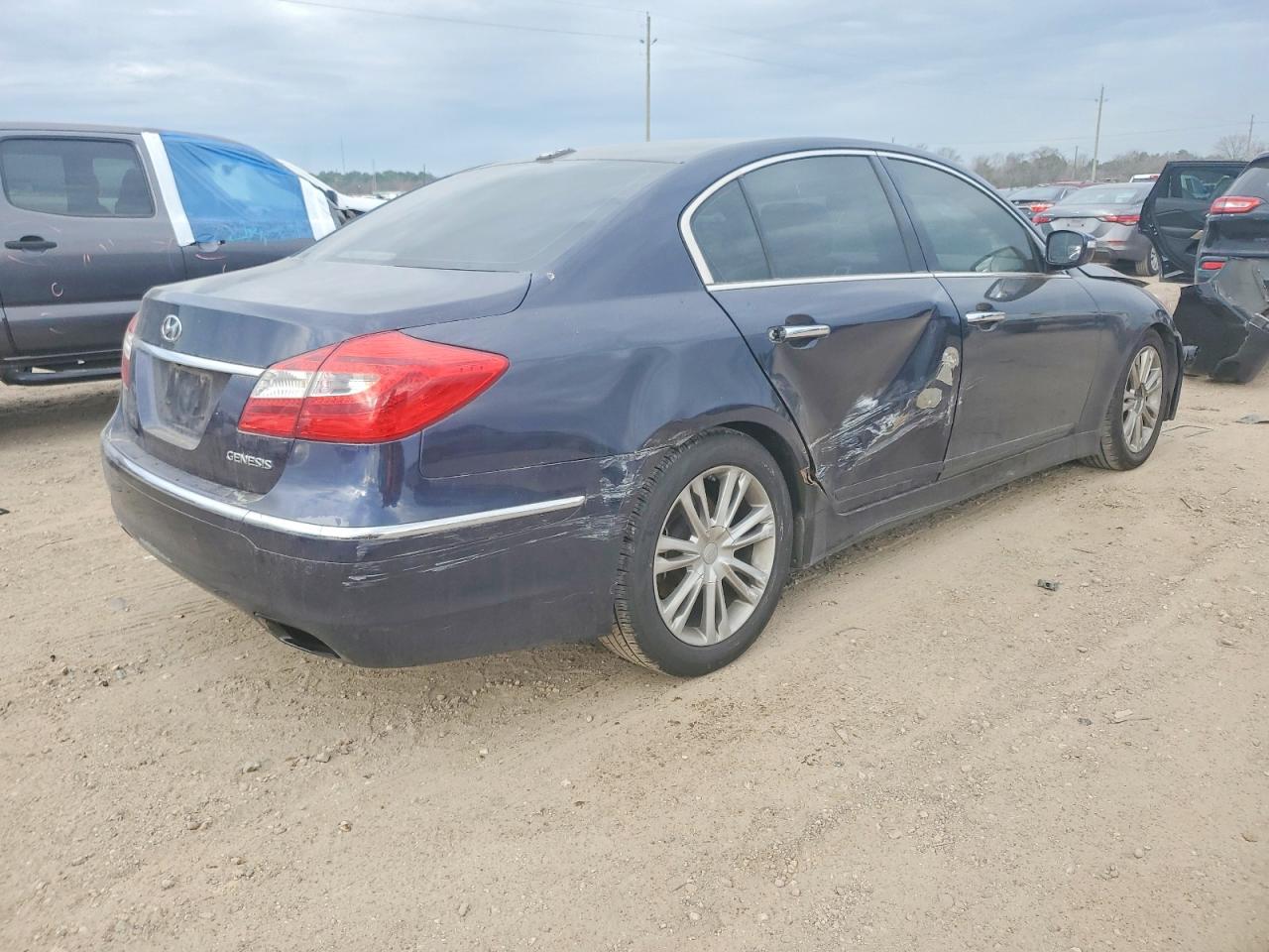 2012 HYUNDAI GENESIS 3.8L photo 5
