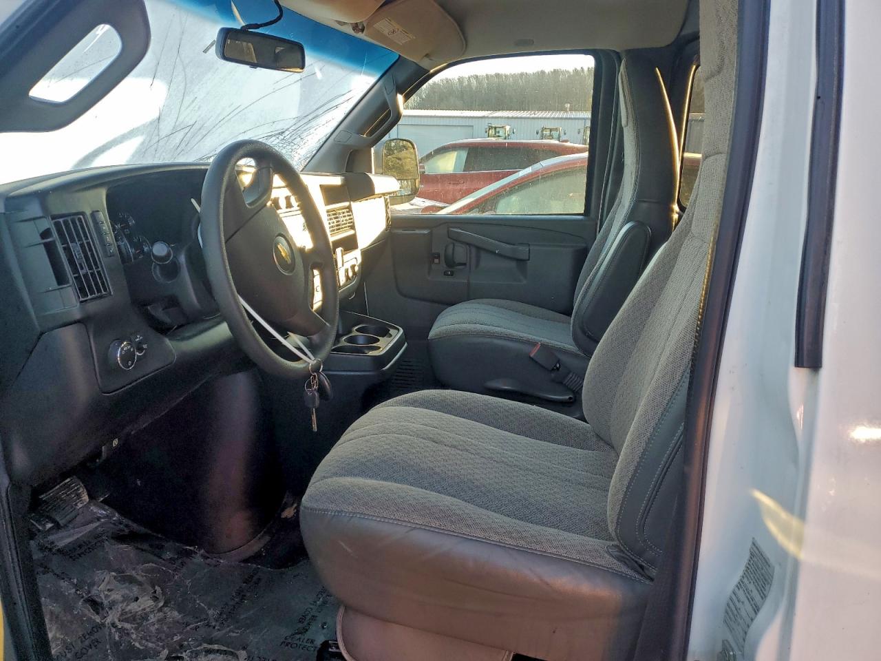 2018 CHEVROLET EXPRESS G3500 LT photo 13