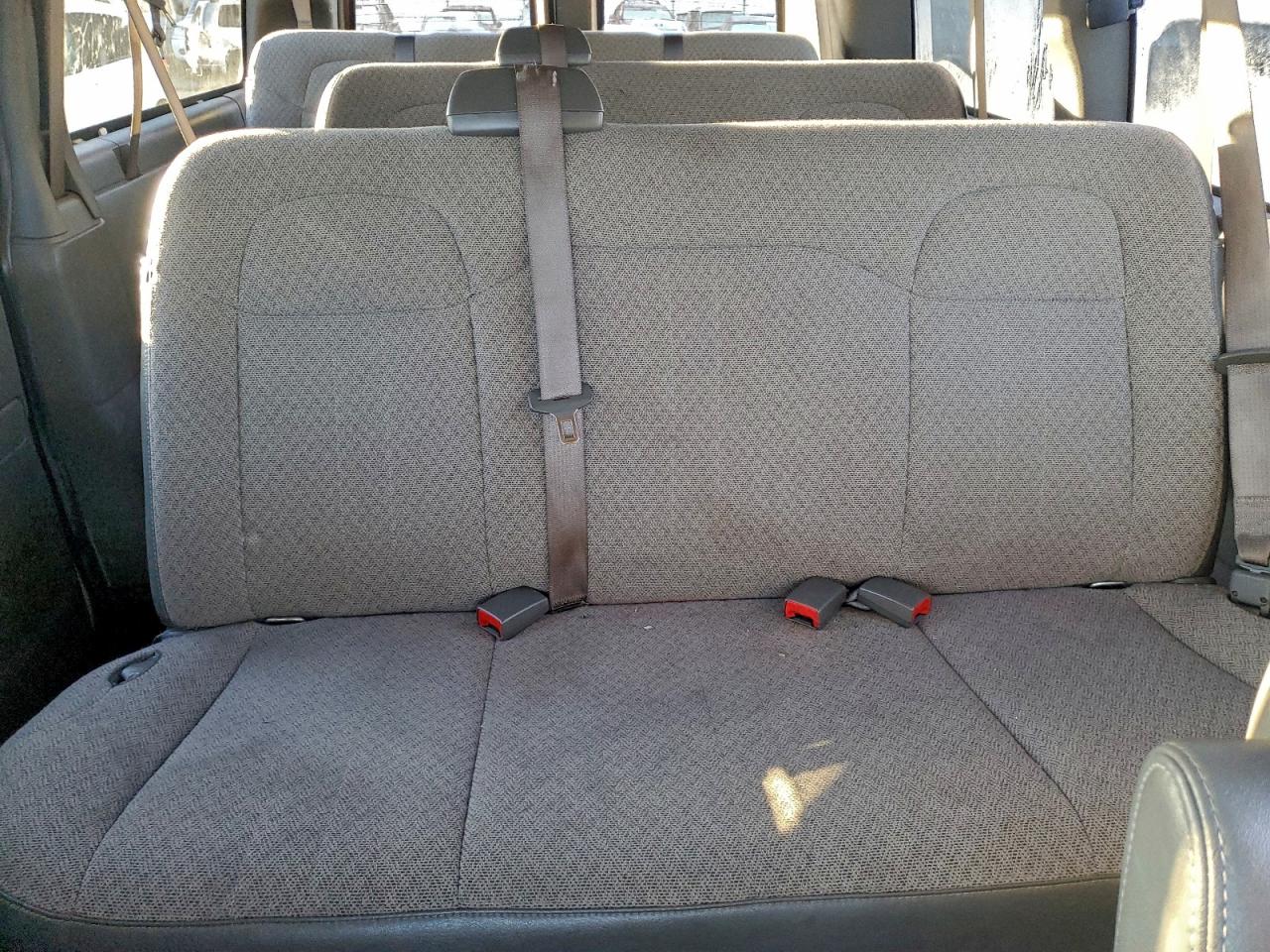 2018 CHEVROLET EXPRESS G3500 LT photo 19
