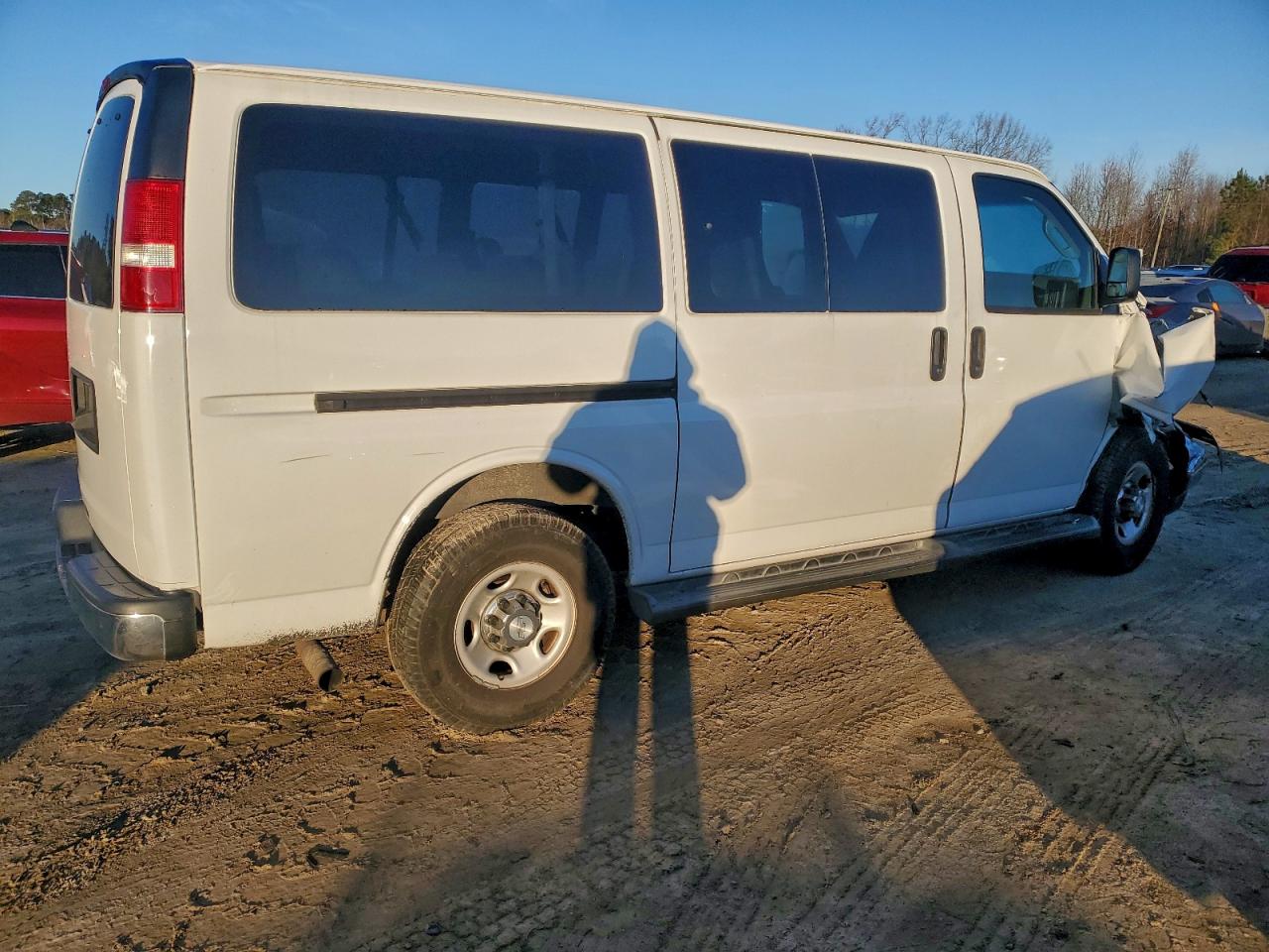 2018 CHEVROLET EXPRESS G3500 LT photo 5