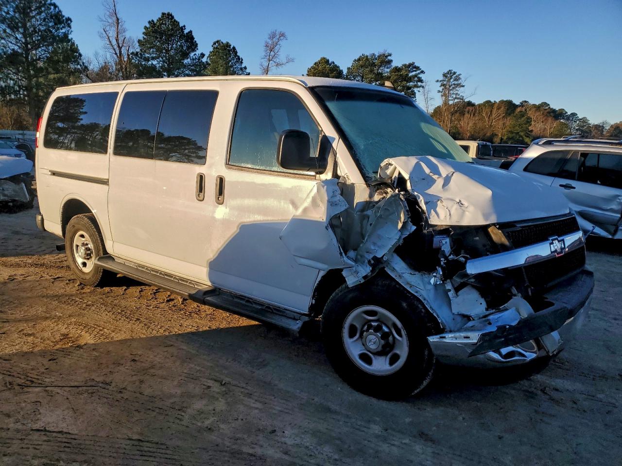 2018 CHEVROLET EXPRESS G3500 LT photo 7
