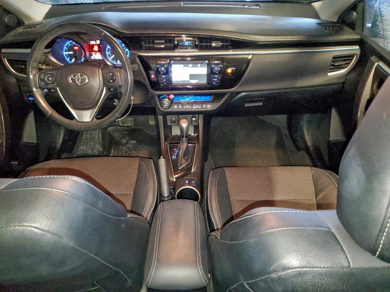 2015 TOYOTA COROLLA L photo 8