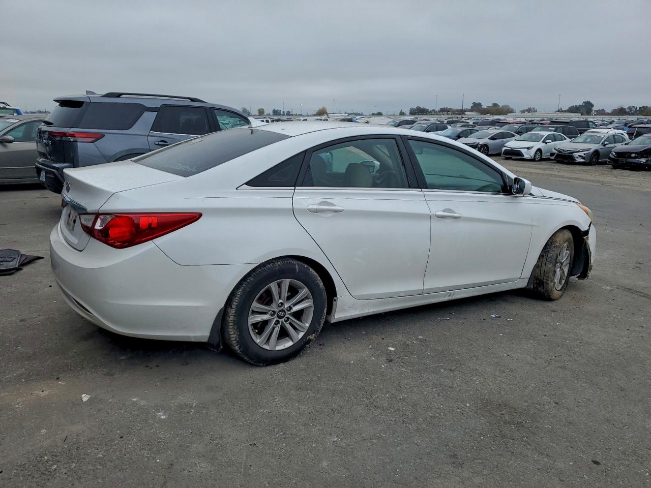 2011 HYUNDAI SONATA GLS photo 5
