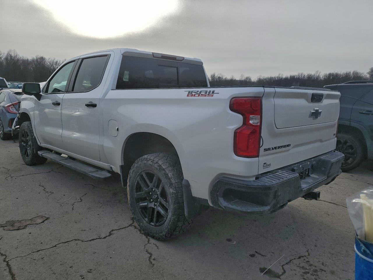 2023 CHEVROLET SILVERADO K1500 LT TRAIL BOSS photo 2