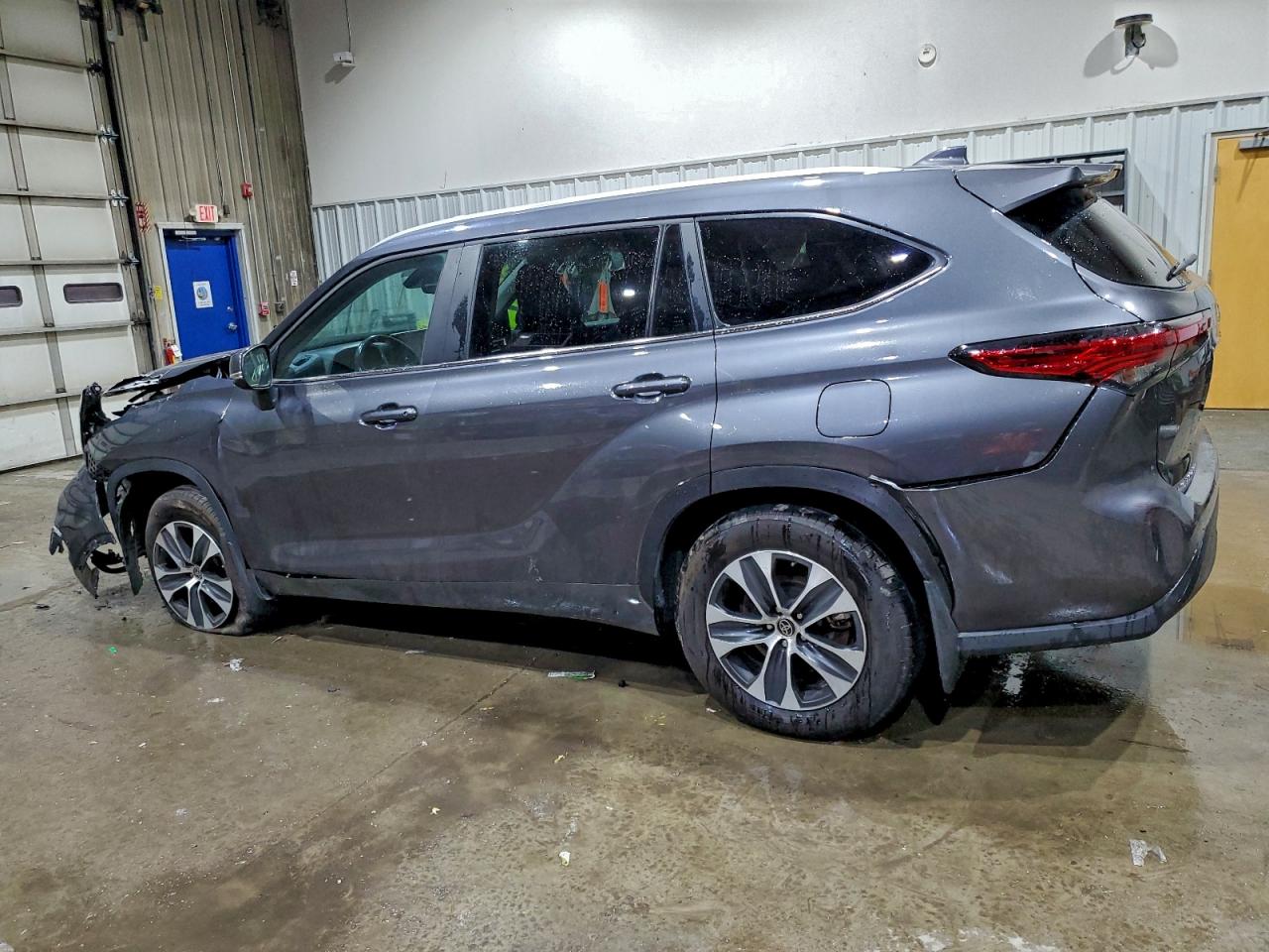 2023 TOYOTA HIGHLANDER L photo 2