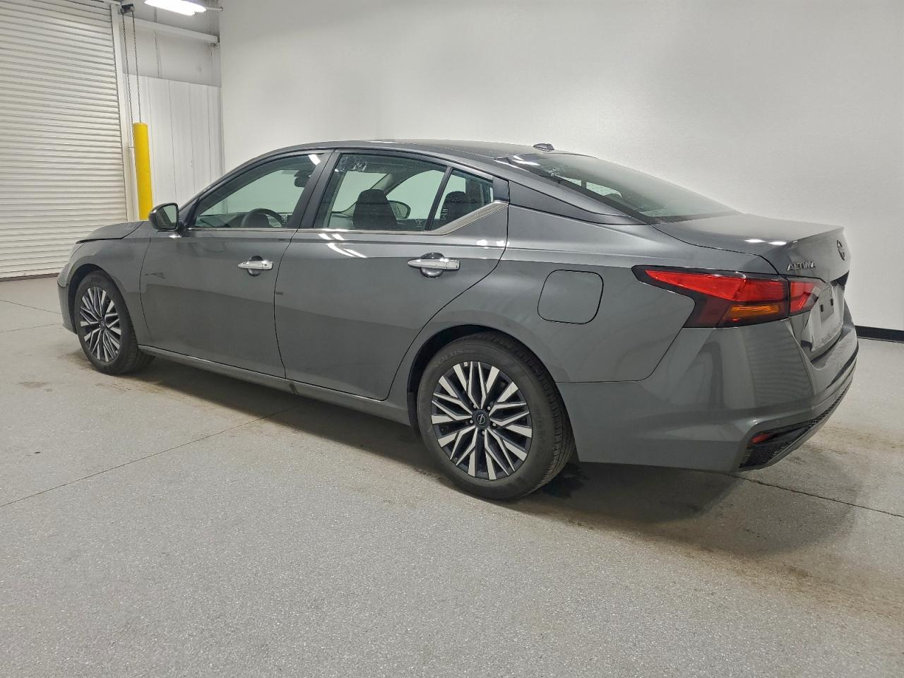 2025 NISSAN ALTIMA SV photo 2