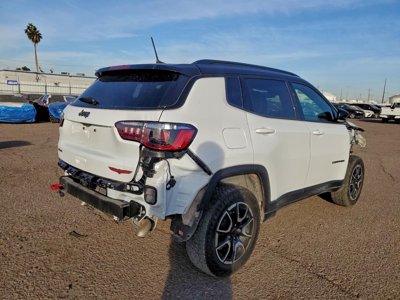 2025 JEEP COMPASS TRAILHAWK photo 3