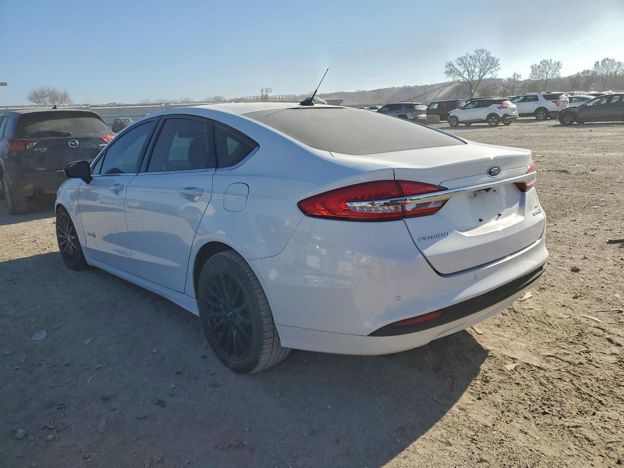 2017 FORD FUSION SE HYBRID photo 2