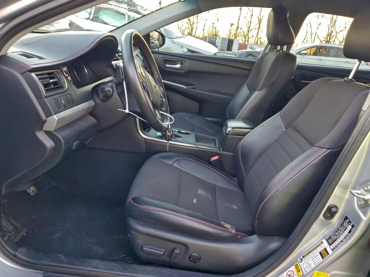 2016 TOYOTA CAMRY LE photo 13