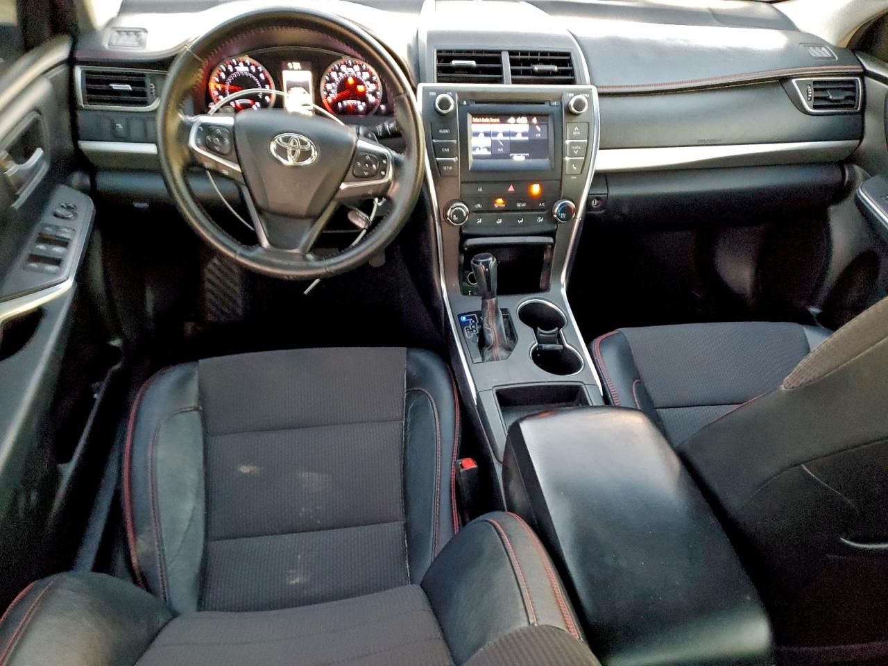2016 TOYOTA CAMRY LE photo 15