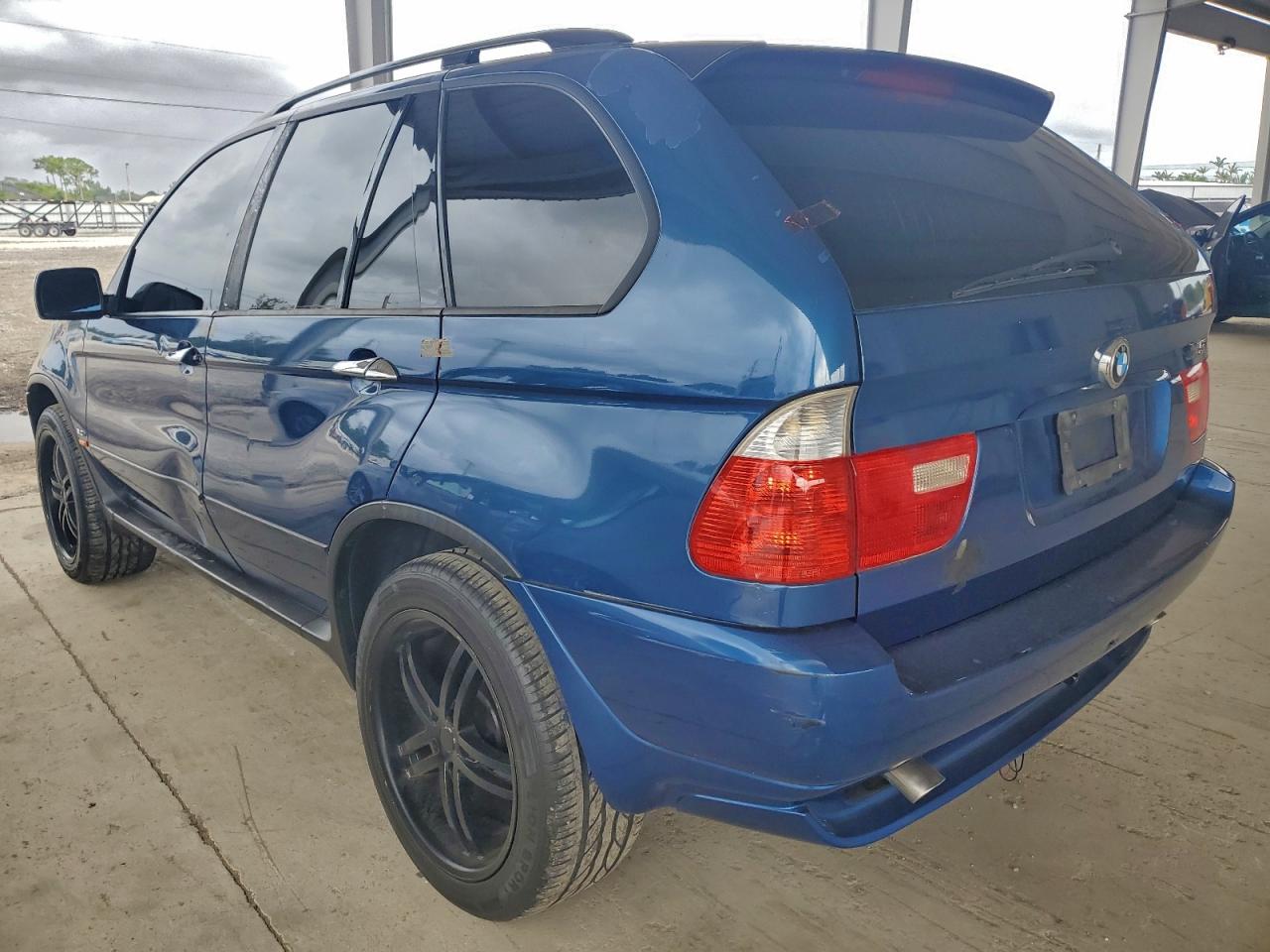 2003 BMW X5 3.0I photo 3