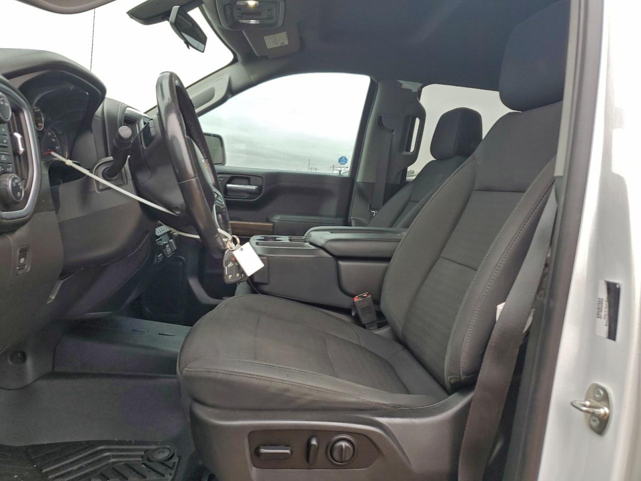 2020 CHEVROLET SILVERADO K1500 LT photo 13