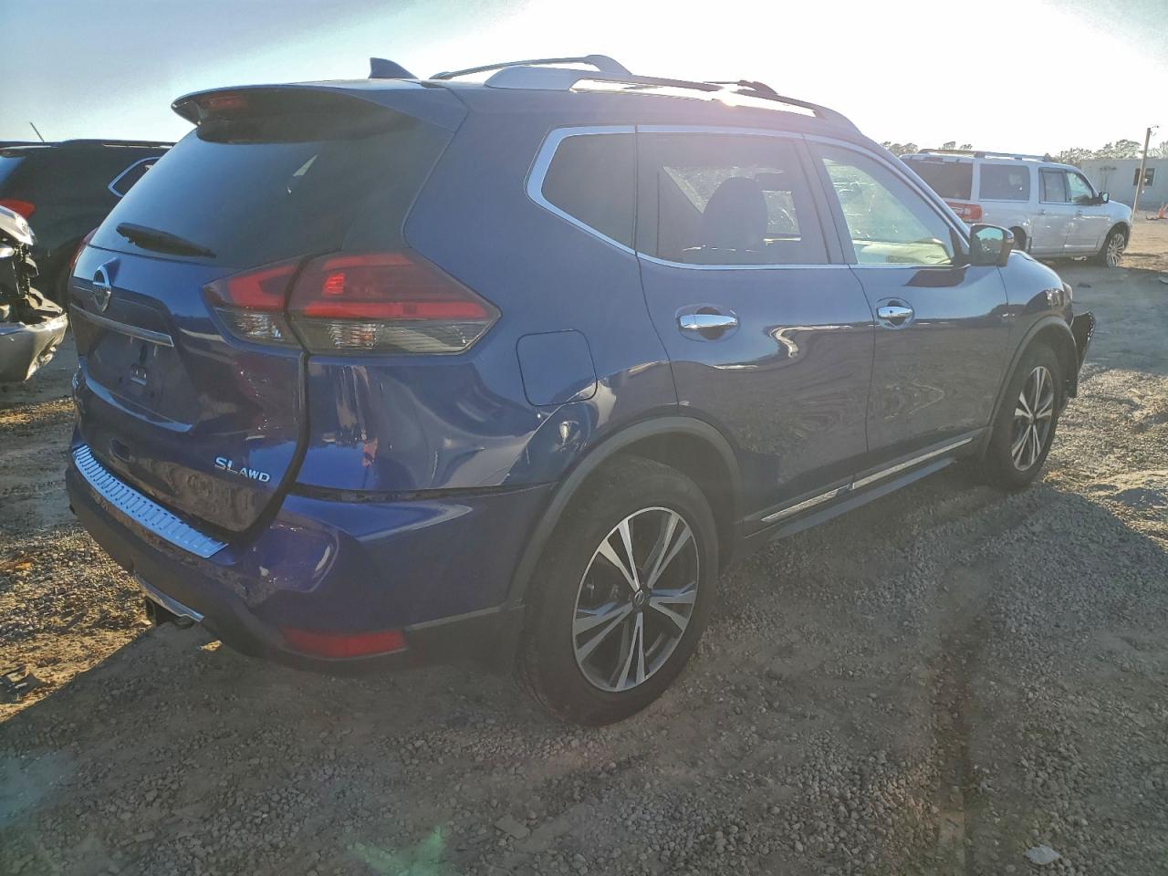 2017 NISSAN ROGUE SV photo 7