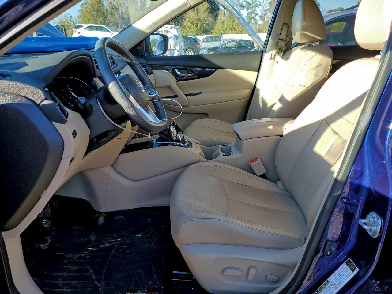 2017 NISSAN ROGUE SV photo 19