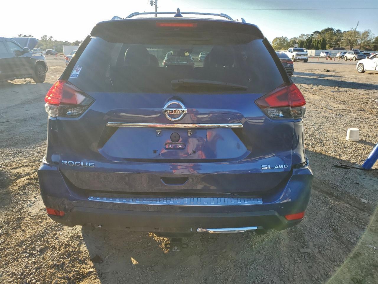 2017 NISSAN ROGUE SV photo 16