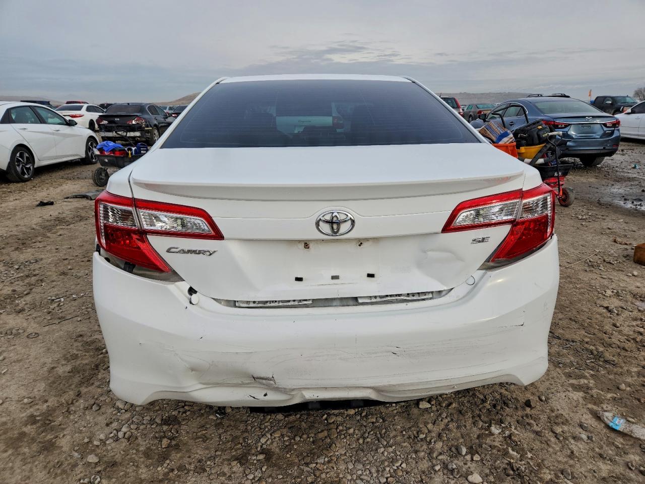 2013 TOYOTA CAMRY L photo 6