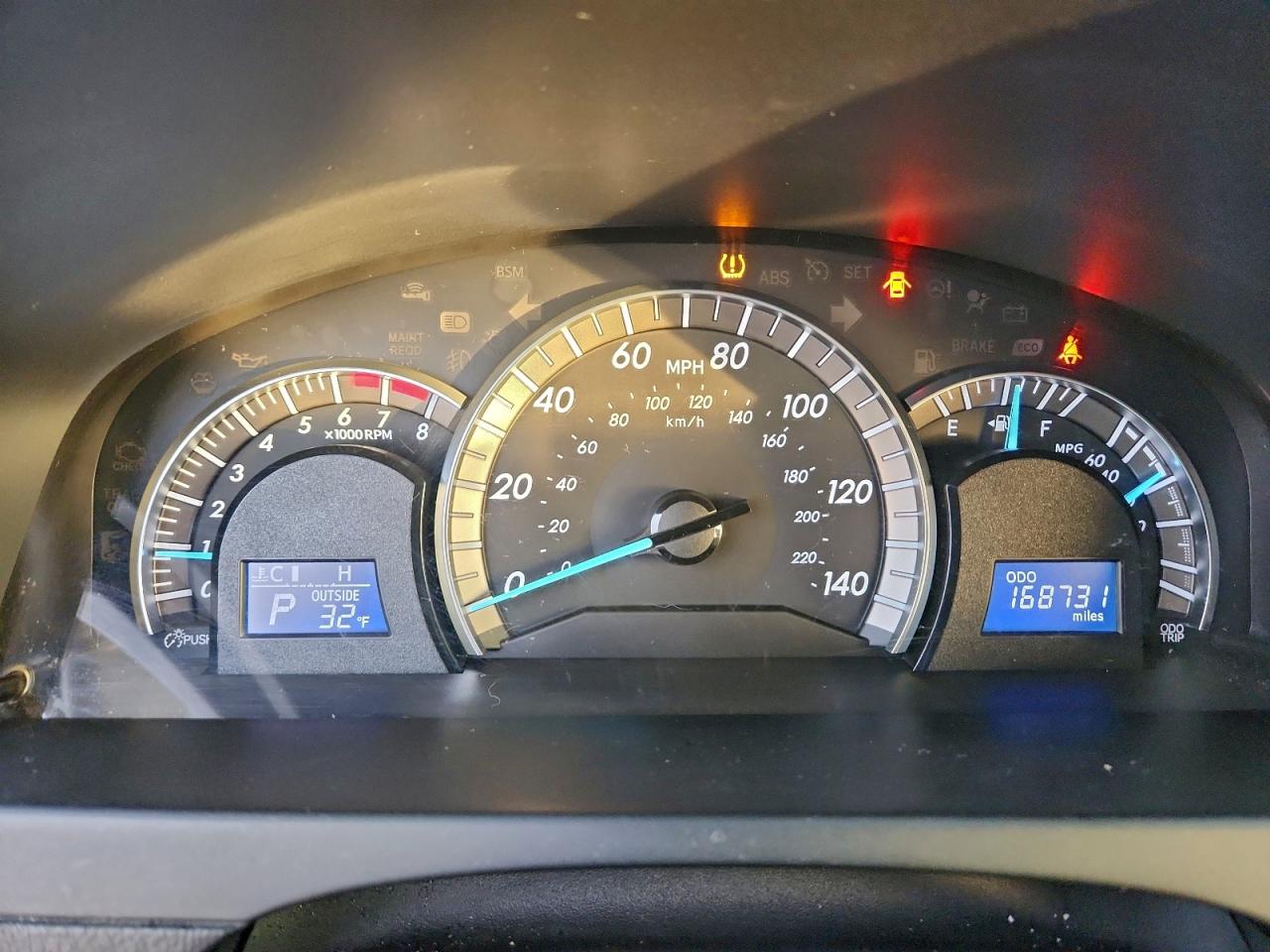 2013 TOYOTA CAMRY L photo 9