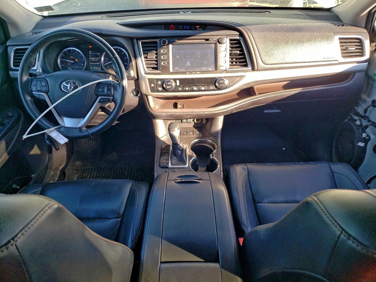 2018 TOYOTA HIGHLANDER SE photo 22