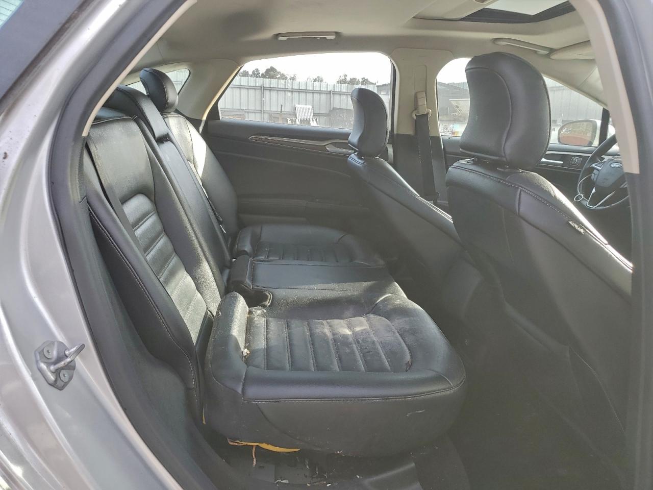 2017 FORD FUSION SE photo 19