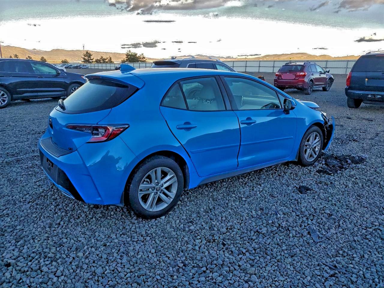 2022 TOYOTA COROLLA SE photo 3
