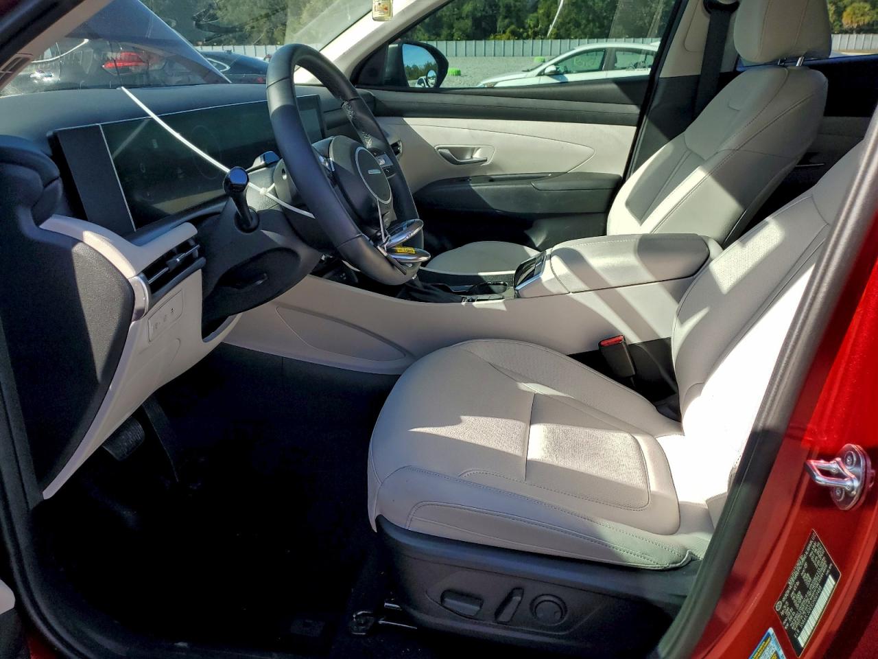 2025 HYUNDAI TUCSON SEL photo 13