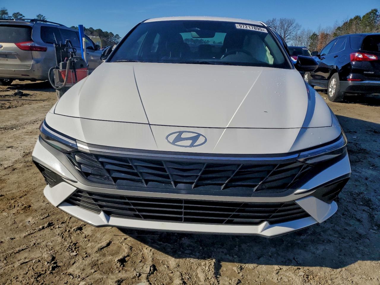 2025 HYUNDAI ELANTRA SEL SPORT photo 17