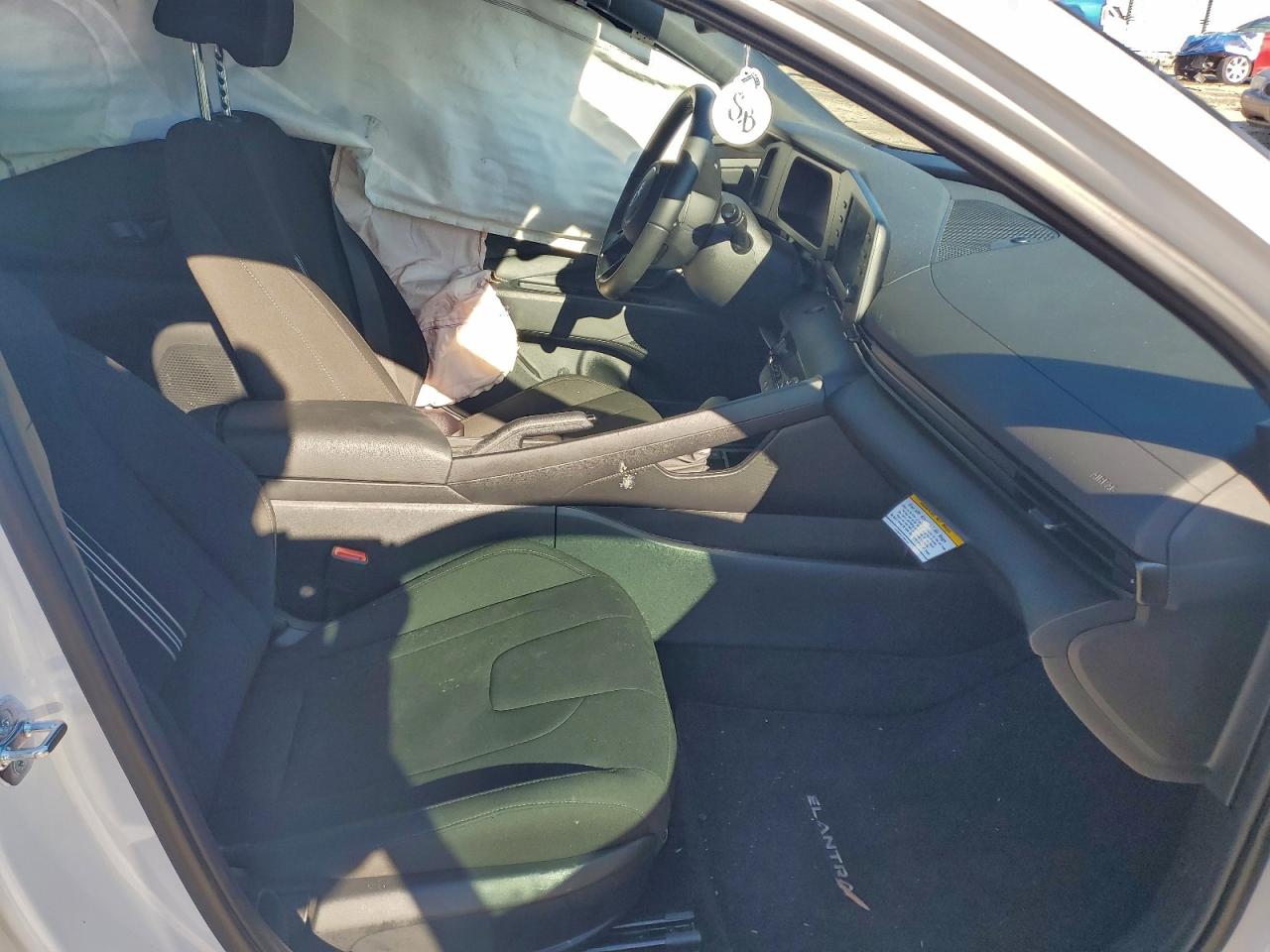 2025 HYUNDAI ELANTRA SEL SPORT photo 25