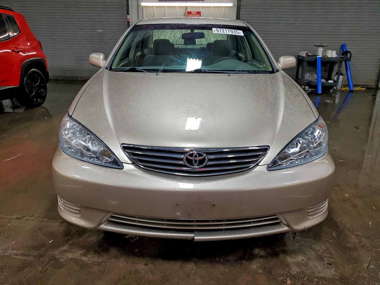 2005 TOYOTA CAMRY LE photo 9