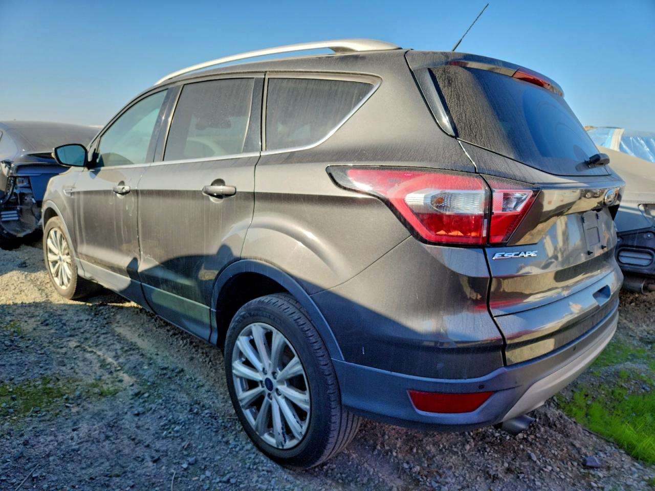 2017 FORD ESCAPE TITANIUM photo 2